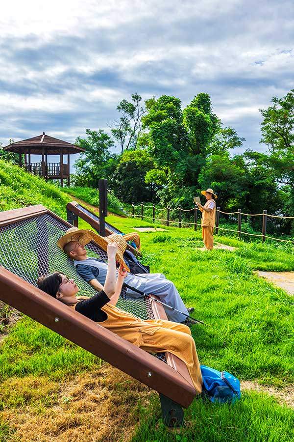 해먹이 설치된 도청리쉼터.