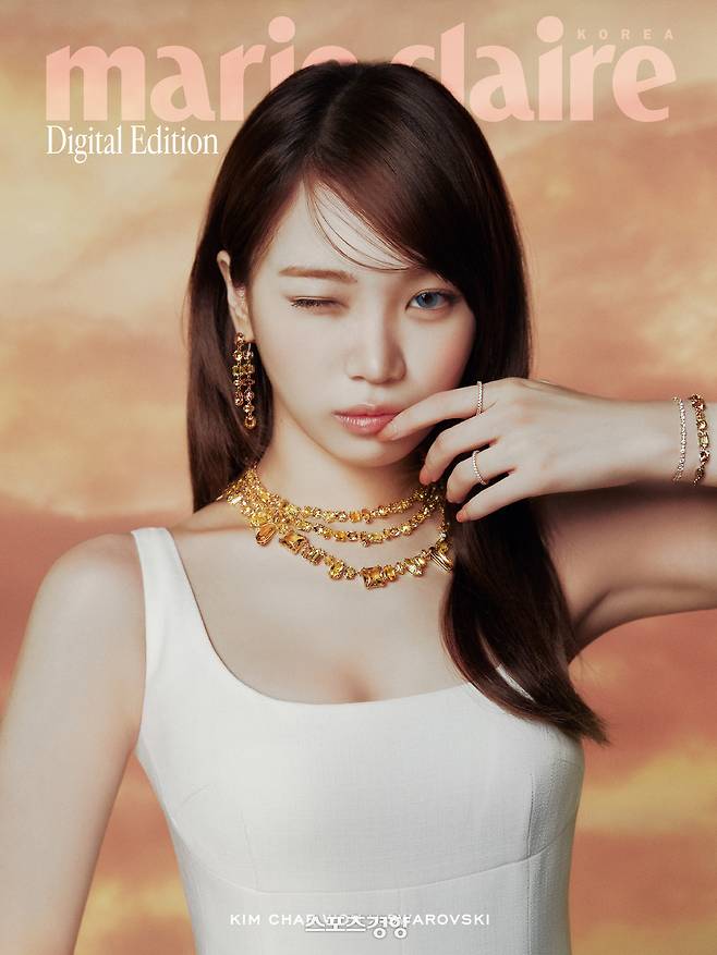 주얼리 화보를 찍은 르세라핌 멤버 김채원. 마리끌레르 제공