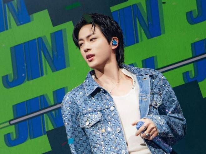 방탄소년단 진, 아이돌픽 3관왕..'8월의 베스트 아티스트'