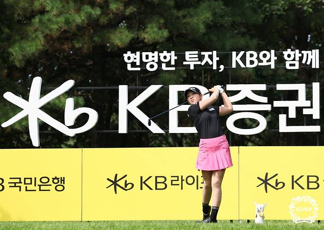 KB금융챔피언십 1라운드 중 티샷 시도하는 유현조. /사진=KLPGA 제공
