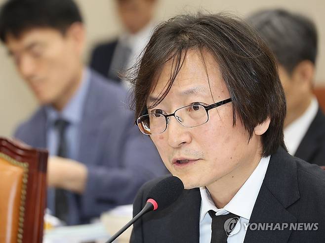 답변하는 주병기 후보자 (서울=연합뉴스) 박동주 기자 = 주병기 공정거래위원장 후보자가 5일 서울 여의도 국회 정무위원회에서 열린 인사청문회에서 의원 질의에 답변하고 있다. 2025.9.5 pdj6635@yna.co.kr