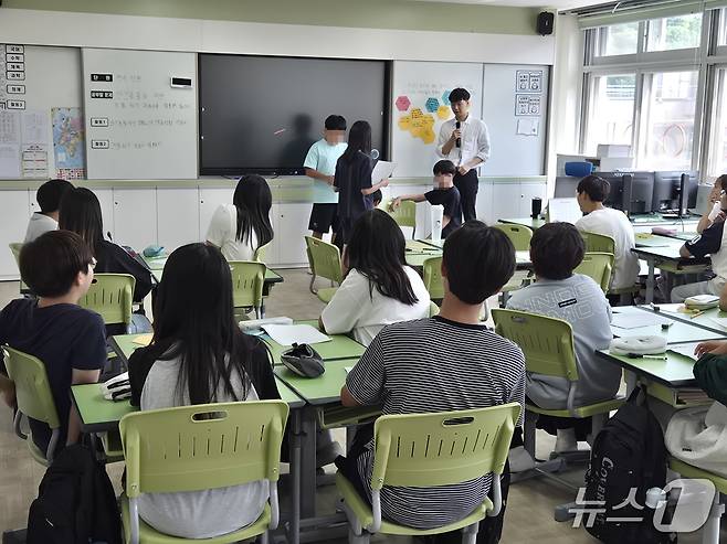 '수업 동행 동아리 수업 나눔의 날' 수업장면.(전남도교육청 제공, 재판매 및 DB 금지)/뉴스1