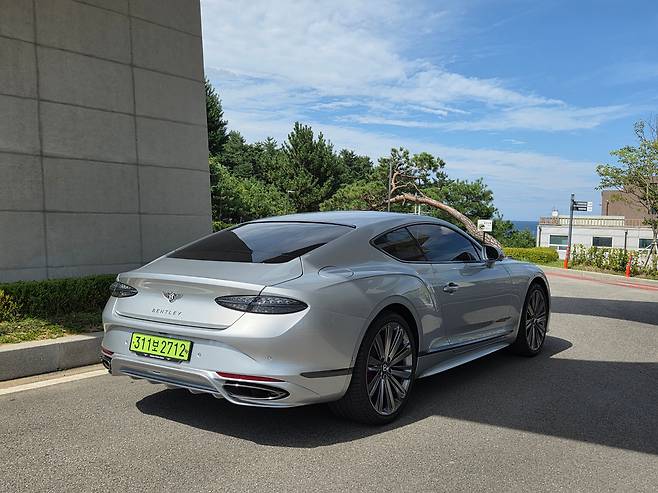 벤틀리 더 뉴 컨티넨탈 GT 스피드. /권유정 기자