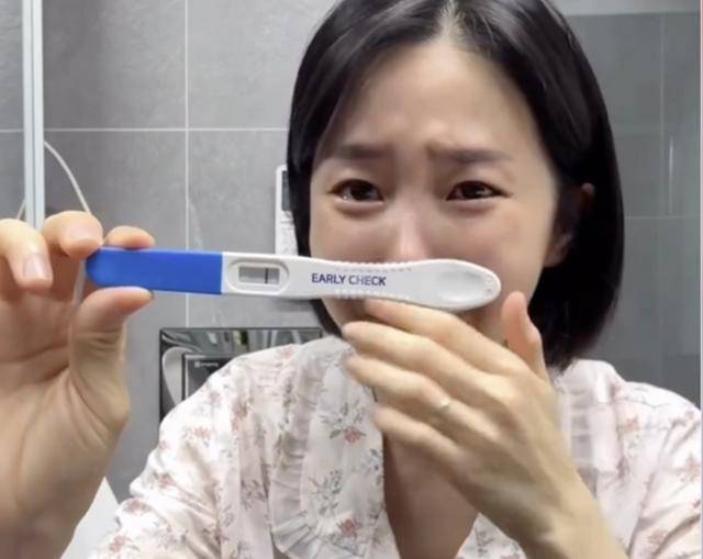 2년간의 암 투병을 이겨낸 그룹 크레용팝 출신 초아가 쌍둥이 임신 소식을 전했다. 초아 SNS