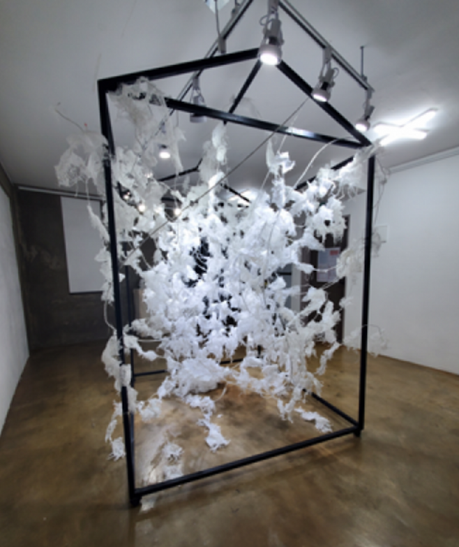 김미지 作. (후면 모습)