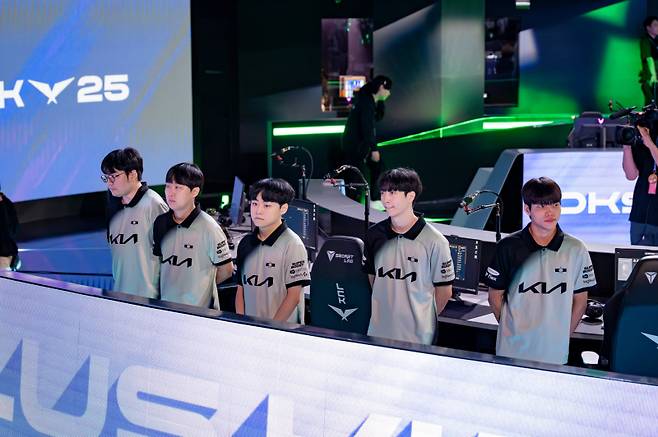 디플러스 기아 선수단. 라이엇 게임즈 제공