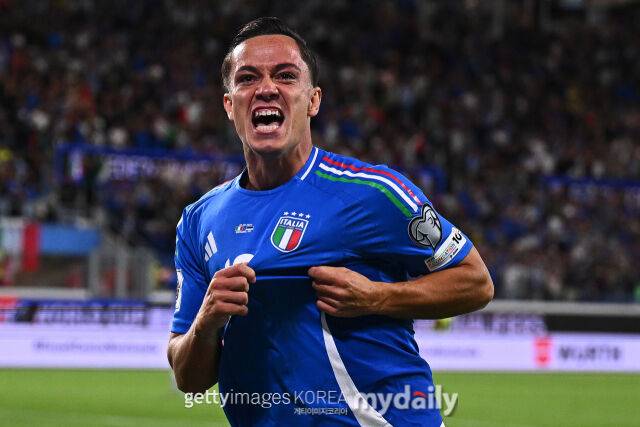 골 세리머니를 펼치는 라스파도리. /게티이미지코리아