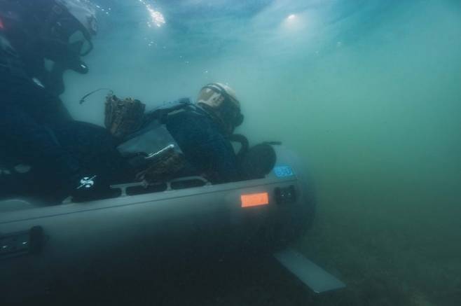 미 해군 특수부대의 훈련 모습. 기사와 직접적인 관련 없음. [미 국방부 제공]