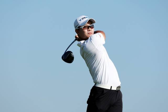 KPGA 투어 파운더스컵 2라운드 1번 홀에서 티샷을 하고 있는 정태양. 사진 제공=KPGA