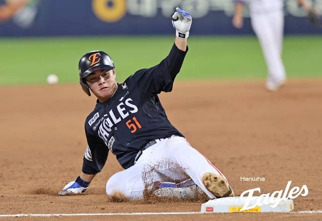 3루타 포함 3안타를 때려낸 문현빈. /사진=한화 이글스