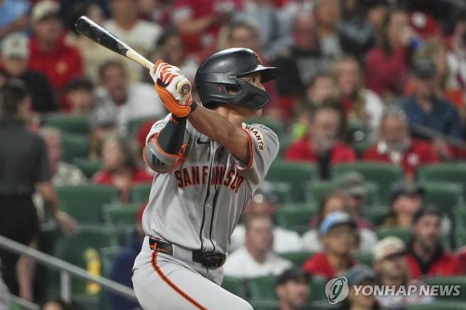 4회 선두타자로 안타를 때린 이정후 [AP=연합뉴스]