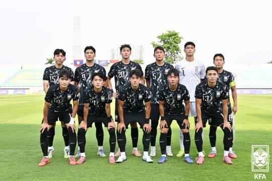 라오스와의 U-23 아시안컵 예선 2차전에 선발로 나선 U-22 대표팀 선수들. 사진[연합뉴스]