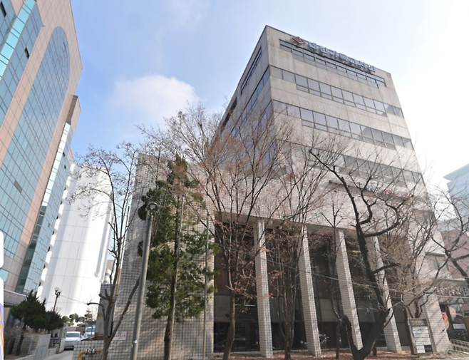 여의도순복음교회의 재단법인 순복음선교회가 지난 7월 746억5000만원에 매입한 강남구 삼성동 대한기독교서회 건물. [출처=네이버 지도]