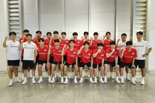 사진 제1회 아시아남자U17선수권대회에 출전하는 한국 선수단, 사진 제공=대한핸드볼협회