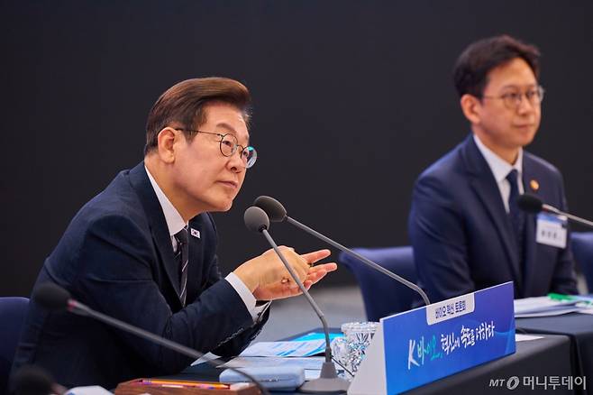 (서울=뉴스1) 허경 기자 = 이재명 대통령이 5일 인천 송도 컨벤시아 그랜드 볼룸에서 열린 '바이오 혁신 토론회'에서 발언하고 있다. (대통령실 제공. 재판매 및 DB 금지) 2025.9.5/뉴스1 Copyright (C) 뉴스1. All rights reserved. 무단 전재 및 재배포, AI학습 이용 금지. /사진=(서울=뉴스1) 허경 기자