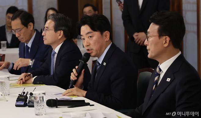 [서울=뉴시스] 황준선 기자 = 강훈식 대통령 비서실장이 7일 서울 종로구 삼청동 국무총리공관에서 열린 고위당정협의회에서 발언하고 있다. (공동취재) 2025.09.07. photo@newsis.com /사진=