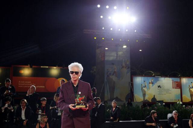 제82회 베니스 국제영화제 황금사자상은 짐 자무시 감독의 ‘파더 마더 시스터 브라더’에 돌아갔다./ 게티이미지코리아