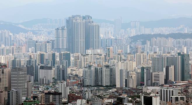 31일 서울 남산에서 바라본 시내 모습.[연합]