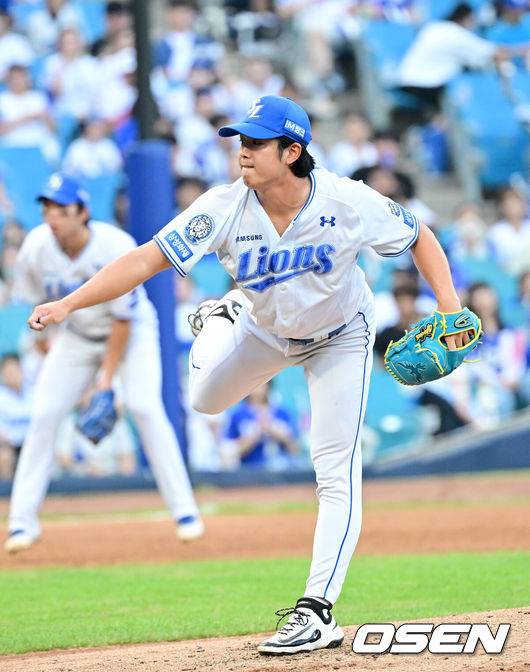 [OSEN=대구, 최규한 기자] 6일 대구삼성라이온즈파크에서 ‘2025 신한 SOL Bank KBO리그’ 삼성 라이온즈와 한화 이글스의 경기가 열렸다.홈팀 삼성은 이승현, 방문팀 한화는 문동주를 선발로 내세웠다.3회초 삼성 투수 양창섭이 힘차게 공을 뿌리고 있다. 2025.09.06 / dreamer@osen.co.kr