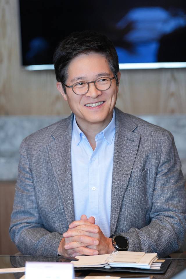 서병훈 케이던스코리아 대표가 지난달 26일 서울 송파구의 한 호텔에서 진행된 인터뷰에서 질의를 듣고 있다.사진=케이던스코리아