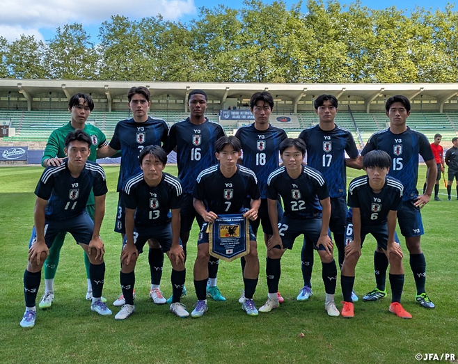 ▲ 한국과 일본 이중국적을 가지고 있다. 축구에서 선택한 대표팀은 일본이다. 가수 김정민씨의 차남 다니 다이치(한국명 김도윤) 이야기인데, 실력이 출중한 만큼 이번에 또 일본 대표팀에 소집됐다. 18번이 다니 다이치. ⓒ 일본축구협회