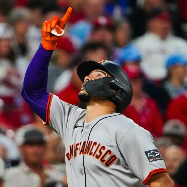 홈런을 날리고 세리머니를 하는 아다메스. /사진=샌프란시스코 자이언츠 공식 SNS