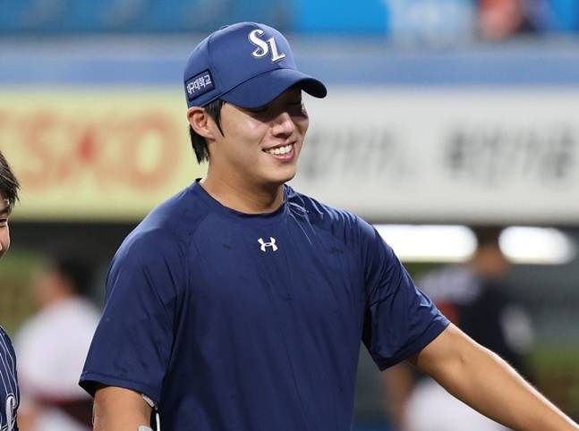 7일 경기 종료 직후 기뻐하는 원태인. /사진=삼성 라이온즈