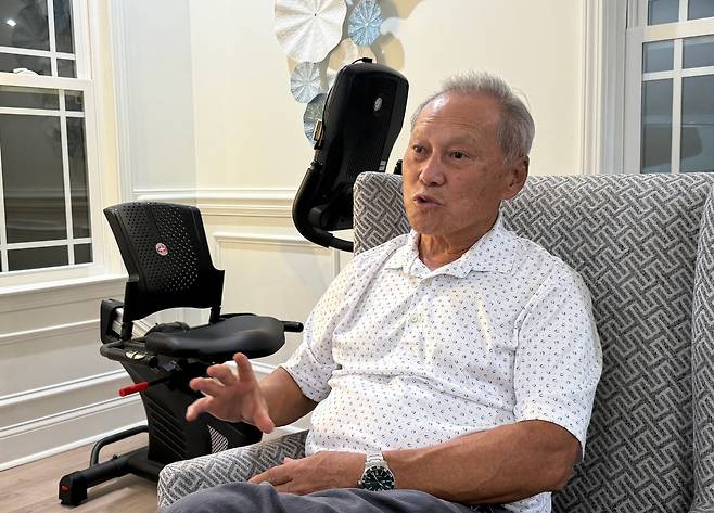 연합뉴스와 인터뷰하는 임태환 한인회장  (풀러[美조지아州]=연합뉴스) 이유미 특파원 = 임태환 미국 조지아 동남부 연합한인회장은 6일(현지시간) 조지아주 현대차그룹-LG에너지솔루션 합작 배터리공장 건설 현장에서 이뤄진 미 당국의 이민 단속과 관련, 한국 기업에 대해 "특별 취업 허가가 검토돼야 한다"고 말했다. 2025.9.7