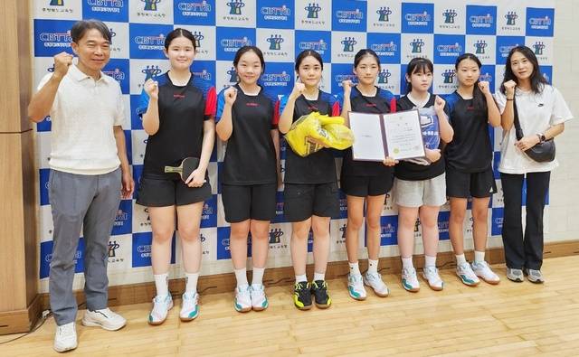 ▲ 31회 충북교육감배 학교스포츠클럽대회에서 우승해 11월 전국대회에 참가하는 괴산 칠성초중학교 여중부 탁구팀. /칠성초중학교 제공