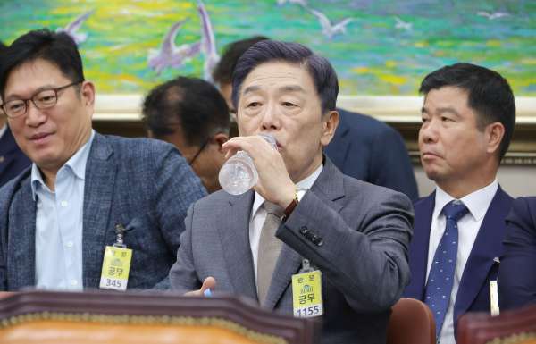 물 마시는 독립기념관장