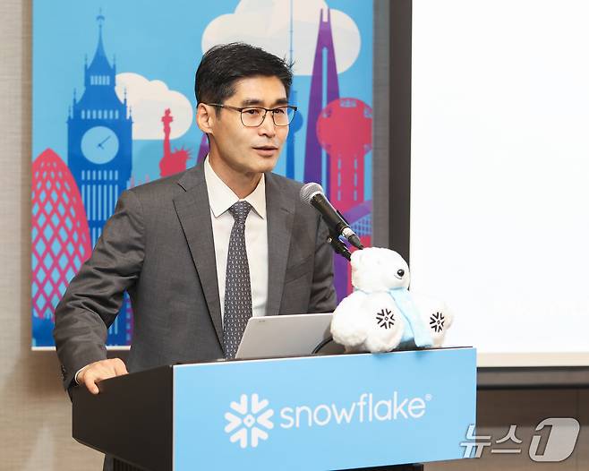 최기영 스노우플레이크코리아 지사장이 스노우플레이크 월드투어 서울기자 간담회에서 발언하고 있다.(스노우플레이크 제공)