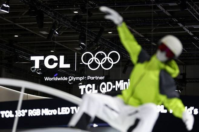 지난 5일(현지시간) 독일 베를린에서 열린 IFA 개막일 당시 TCL 부스의 모습. TCL은 지난 2월 국제올림픽위원회와 톱 스폰서 계약을 맺었다. 로이터연합뉴스