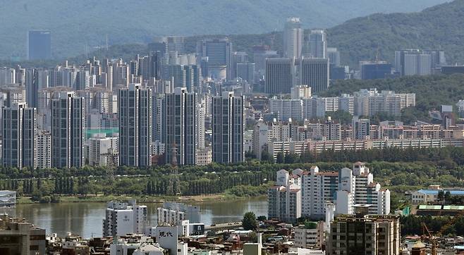 서울 남산에서 바라본 서울 강남 아파트 모습. 2025.7.27/뉴스1