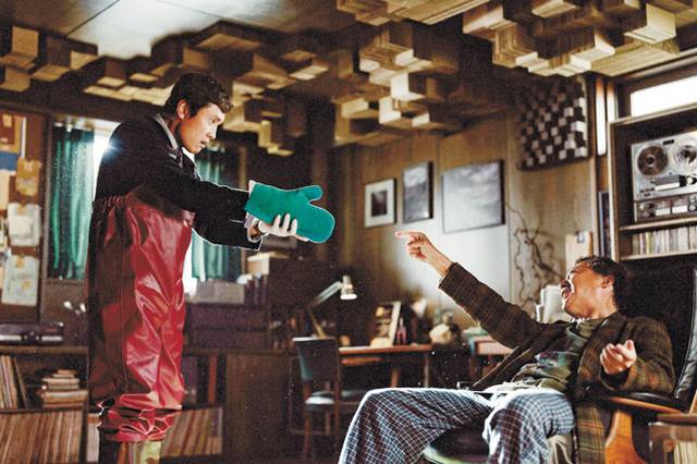 박찬욱 감독의 영화 ‘어쩔수가없다’가 베니스국제영화제 수상 불발을 뒤로한 채 내년 미국 아카데미상을 향한 레이스에 돌입한다. 한국에선 오는 17일 부산국제영화제 개막작으로 소개된 뒤 24일 개봉한다.  CJ ENM 제공