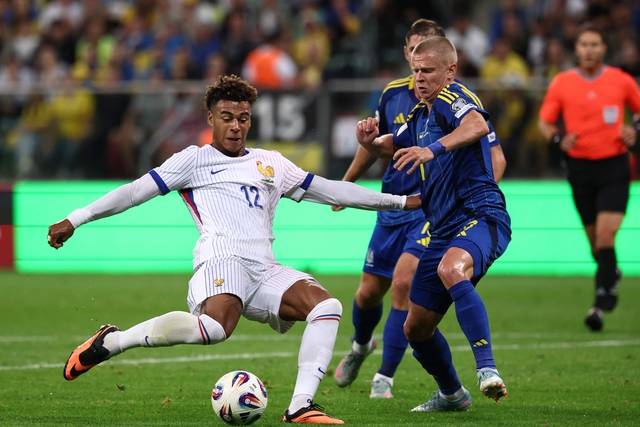 데지레 두에(왼쪽).