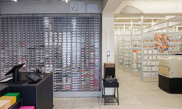 ‘포셋’은 엽서를 구입해 편지를 써볼 수 있는 엽서 전문 문구점이다. 포셋 누리집