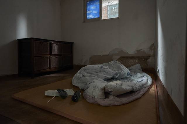 사회적 문제로 대두된 고독사를 예방하기 위해 정부가 적극 행정을 펼쳐야 한다는 지적이 나왔다. 사진은 기사의 특정 사실과 관련 없음. 게티이미지뱅크