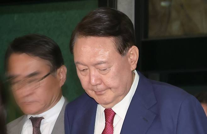 윤석열 전 대통령이 7월5일 서울고등검찰청에 마련된 내란특검에서 대면조사를 마치고 나오고 있다. ⓒ시사저널 박정훈