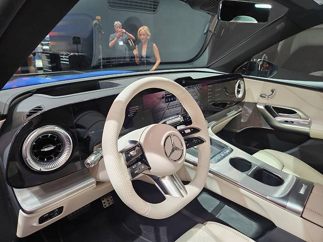 벤츠 '디 올 뉴 GLC 위드 EQ 테크놀로지' 실내  [촬영 김보경]