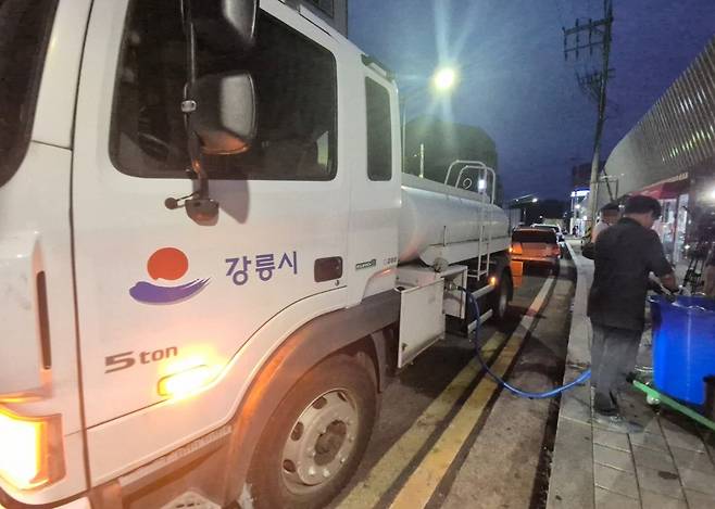 강릉 급수차 동원 급수 현장 [촬영 류호준]