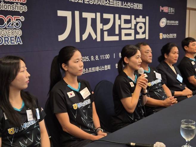 이민선이 8일 서울 프레스센터 19층 매화홀에서 열린 기자간담회에서 제9회 문경아시아소프트테니스선수권대회 선전을 다짐하고 있다. 사진/대한소프트테니스협회