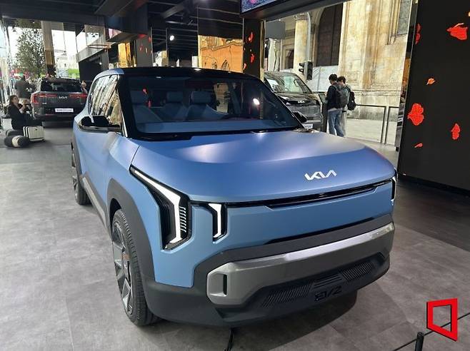 9일(현지시간) 독일 뮌헨 시내에 설치된 합동 전시장인 오픈스페이스 내 기아 전시장에 선보인 콘셉트차 'EV2'. 오현길 기자