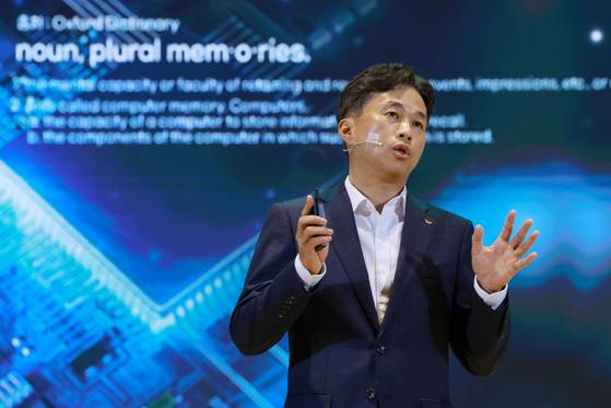 SK hynix CEO Kwak Noh-jung gives a presentation of next-generation AI memory at the SK AI Summit 2024, held at southern Seoul's Coex on Nov. 4, 2024. [SK HYNIX]