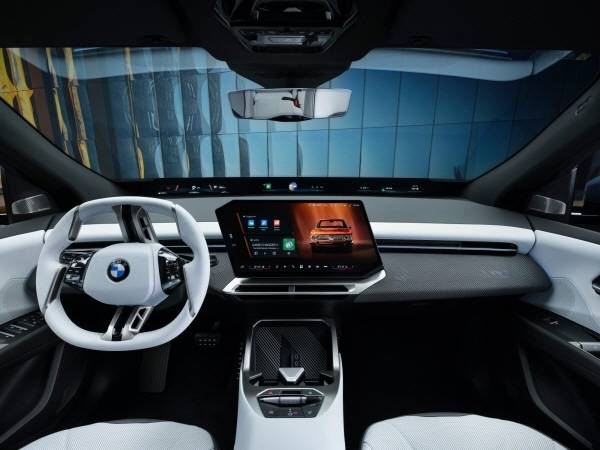 BMW, 첫 번째 양산형 노이어 클라쎄 ‘뉴 iX3’ 최초 공개 [사진 제공=BMW코리아]