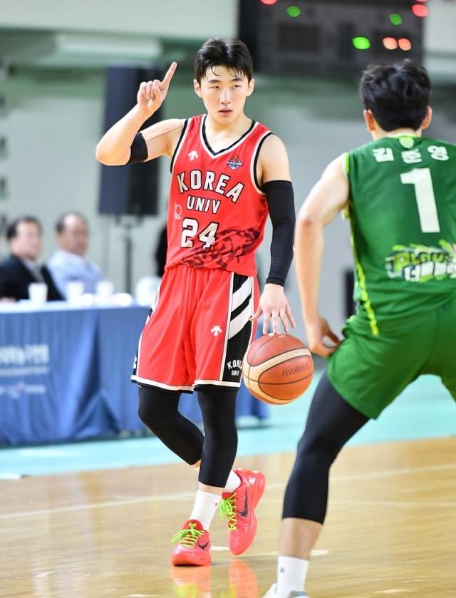 올해 KBL 신인 드래프트 최대어는 ‘대학생 국가대표’ 문유현이다. 전체 1순위 지명 가능성은 100%에 가깝다. 그는 자신의 형 문정현(kt)처럼 전체 1순위 지명을 받기에 충분한 선수다. 사진=대학농구연맹 제공