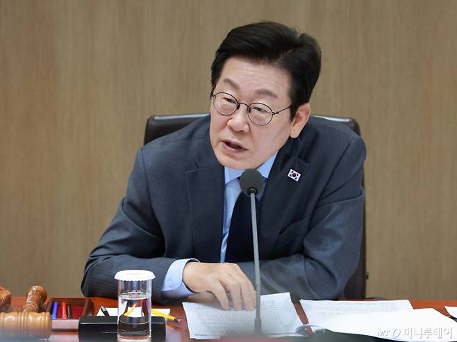 [서울=뉴시스] 고범준 기자 = 이재명 대통령이 9일 서울 용산 대통령실 청사에서 열린 제41회 국무회의에서 발언하고 있다. 2025.09.09. bjko@newsis.com /사진=고범준