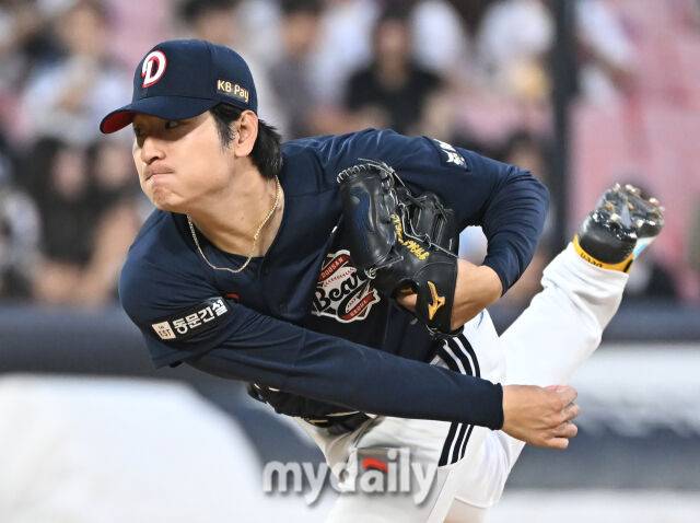 9일 오후 경기도 수원시 조원동 수원KT위즈파크에서 열린 '2025 프로야구 KBO리그' KT위즈와 두산베어스의 경기. 두산 곽빈이 선발등판해 역투하고 있다./수원=송일섭 기자