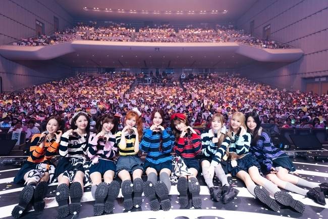 사진=JYP엔터테인먼트, Sony Music Labels Inc.