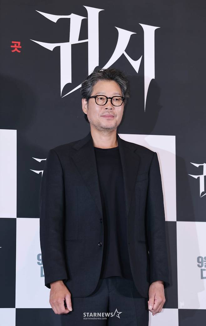 배우 유재명이 9일 오후 서울 CGV용산아이파크몰에서 진행된 영화 '귀시'(감독 홍원기) 언론배급시사회 및 기자간담회에 참석해 포즈를 취하고 있다. /2025.09.09 /사진=이동훈 photoguy@