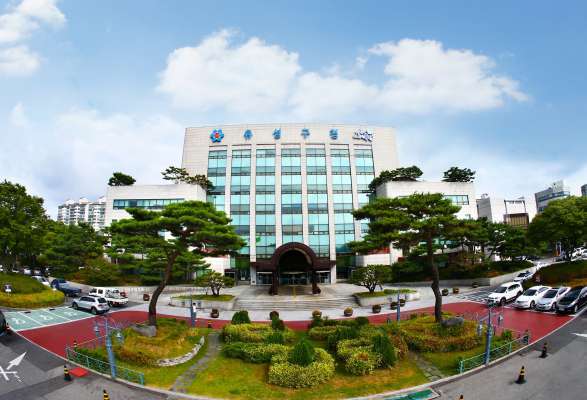 <유성구청 전경>